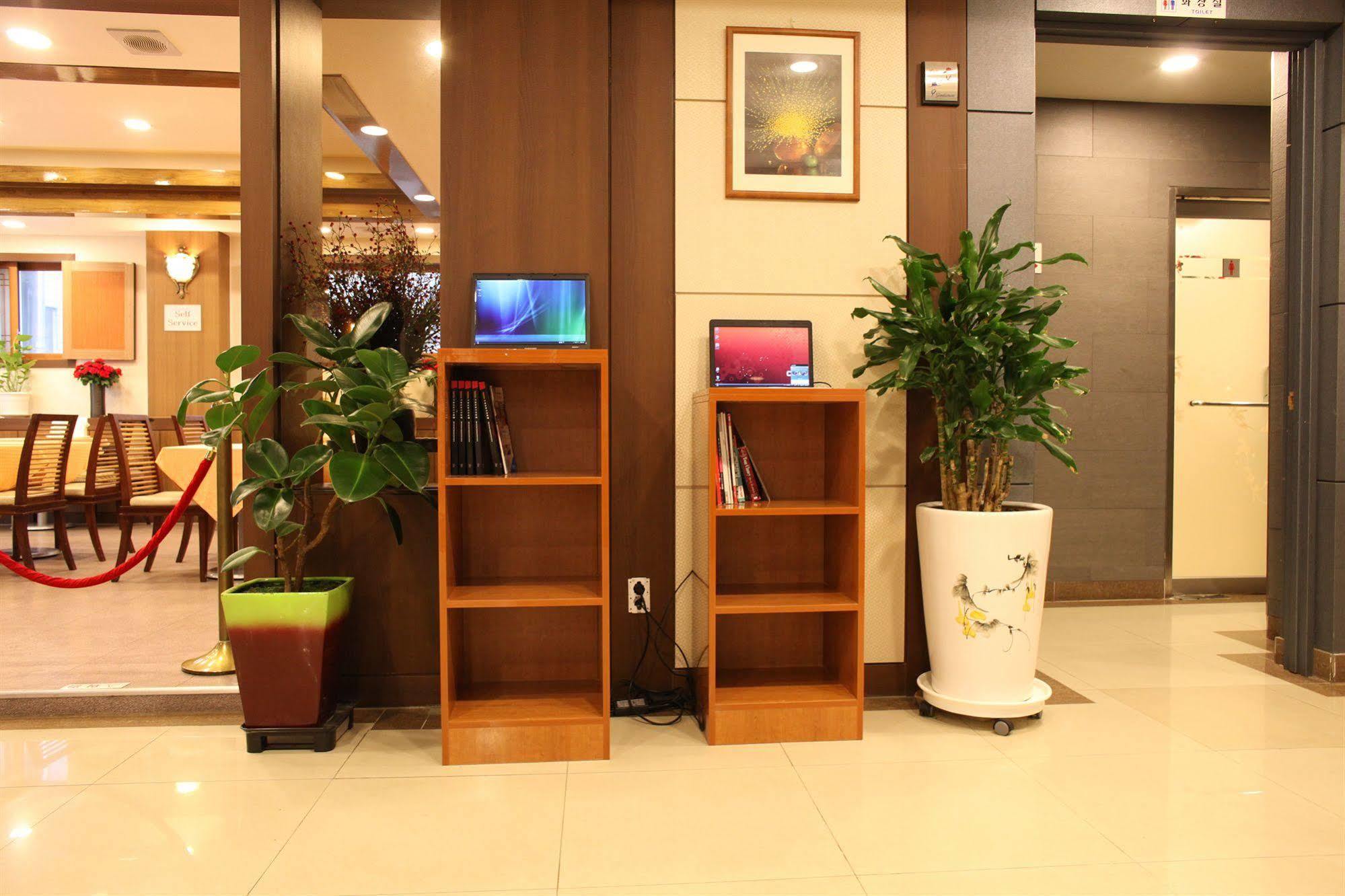 Hill House Seoul Myeongdong Hotel Ngoại thất bức ảnh